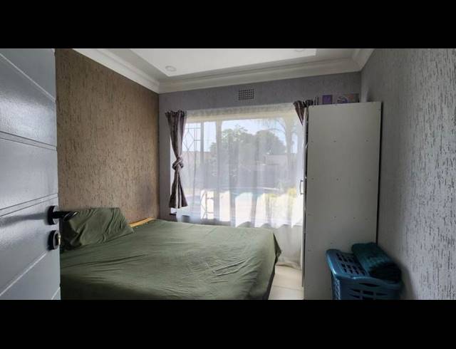 6 BEDROOM HOUSE FOR SALE IN GLEN MARAIS